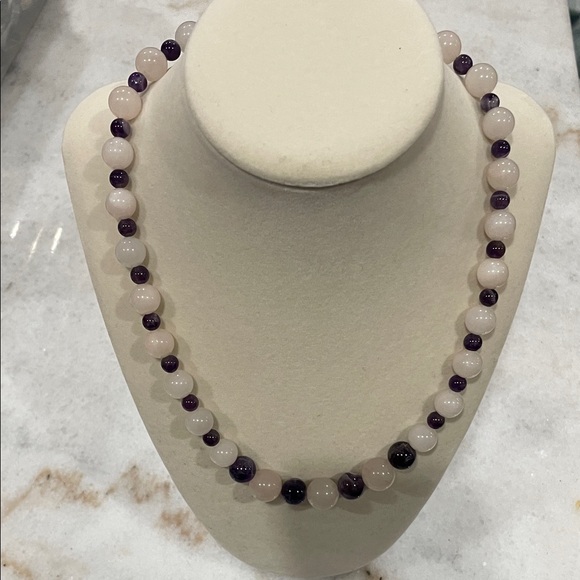 Jewelry - Elegant Purple and White Beaded Necklace